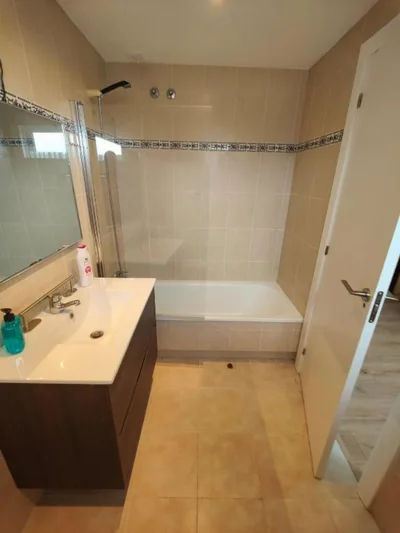 Chalet con WIFI , PS4 , garaje, 5 dormitorios, 3 baños, Santiago de Compostela — foto 11