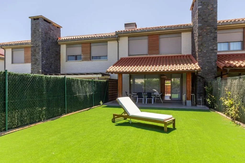 Huis met 3 slaapkamers — Chalet en Cirueña con Barbacoa