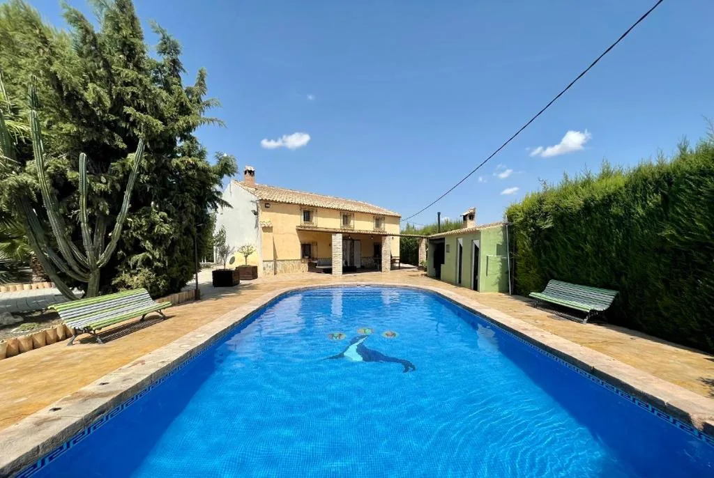 Casa de 6 dormitorios — Chalet en Librilla