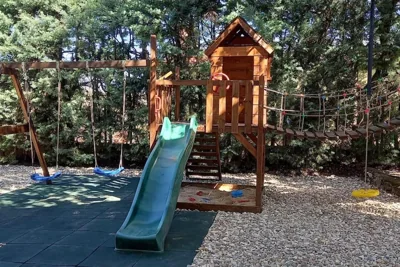 Chalet familiar con piscina — 写真 6