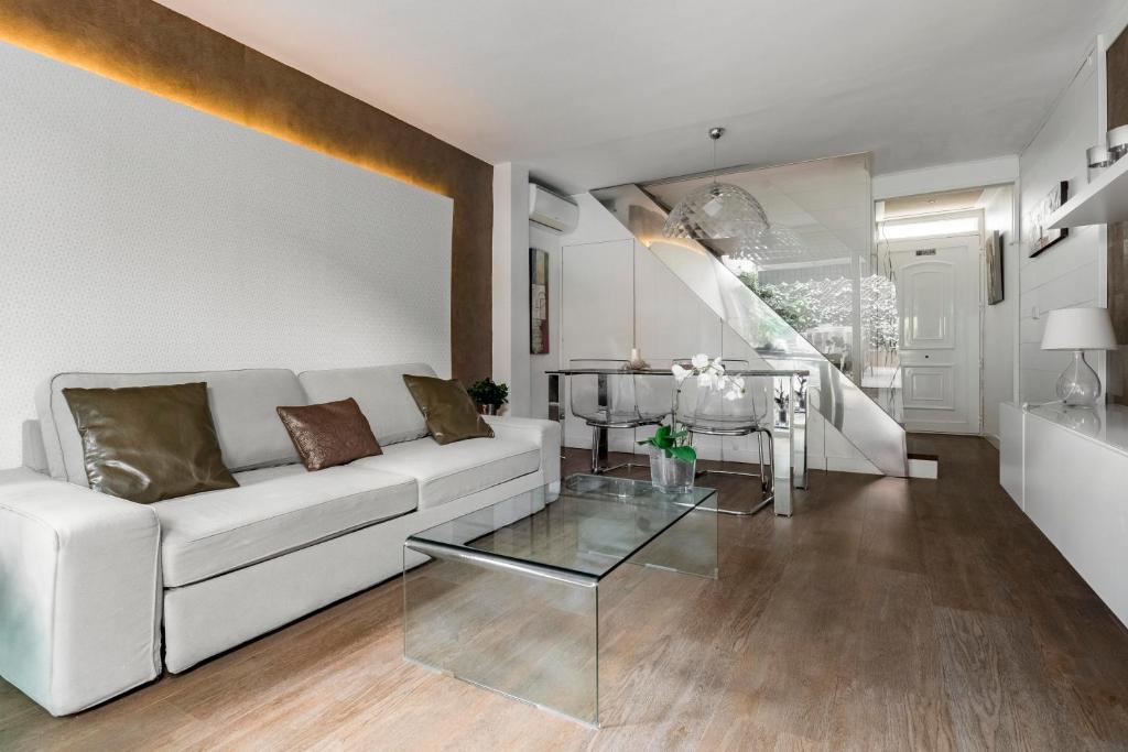 Chalet independiente de Diseño con Patio Privado