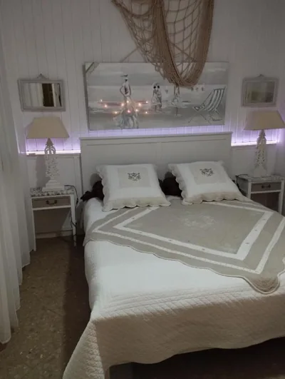 CHAMBRES D'HÔTES CHEZ CATHERINE A REUS chambre bord de mer avec salle de bains privée — photo 7