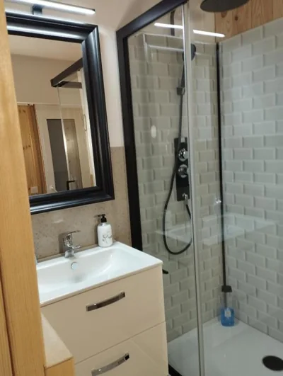 CHAMBRES D'HÔTES CHEZ CATHERINE A REUS chambre bord de mer avec salle de bains privée — photo 12