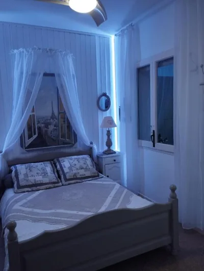 CHAMBRES D'HÔTES CHEZ CATHERINE A REUS chambre de Paris avec salle de bains privée — foto 5