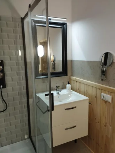 CHAMBRES D'HÔTES CHEZ CATHERINE A REUS chambre de Paris avec salle de bains privée — foto 11