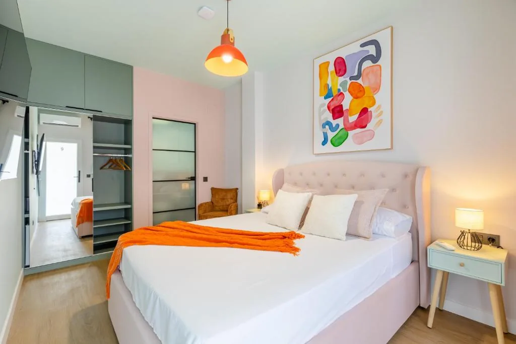 Camera Doppia Deluxe con letto supplementare — Charm Beach Retreat
