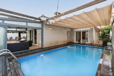 "Charm & Cozy 4BR - 3BA with Pool & Barbecue" — foto 2