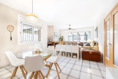"Charm & Cozy 4BR - 3BA with Pool & Barbecue" — foto 9
