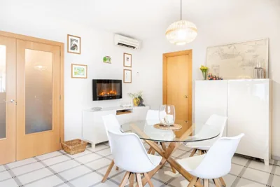 "Charm & Cozy 4BR - 3BA with Pool & Barbecue" — foto 10