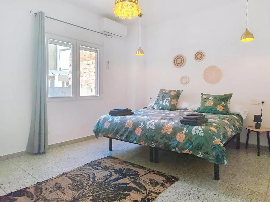 Charmante maison familiale 90 m avec patio 8 couchages