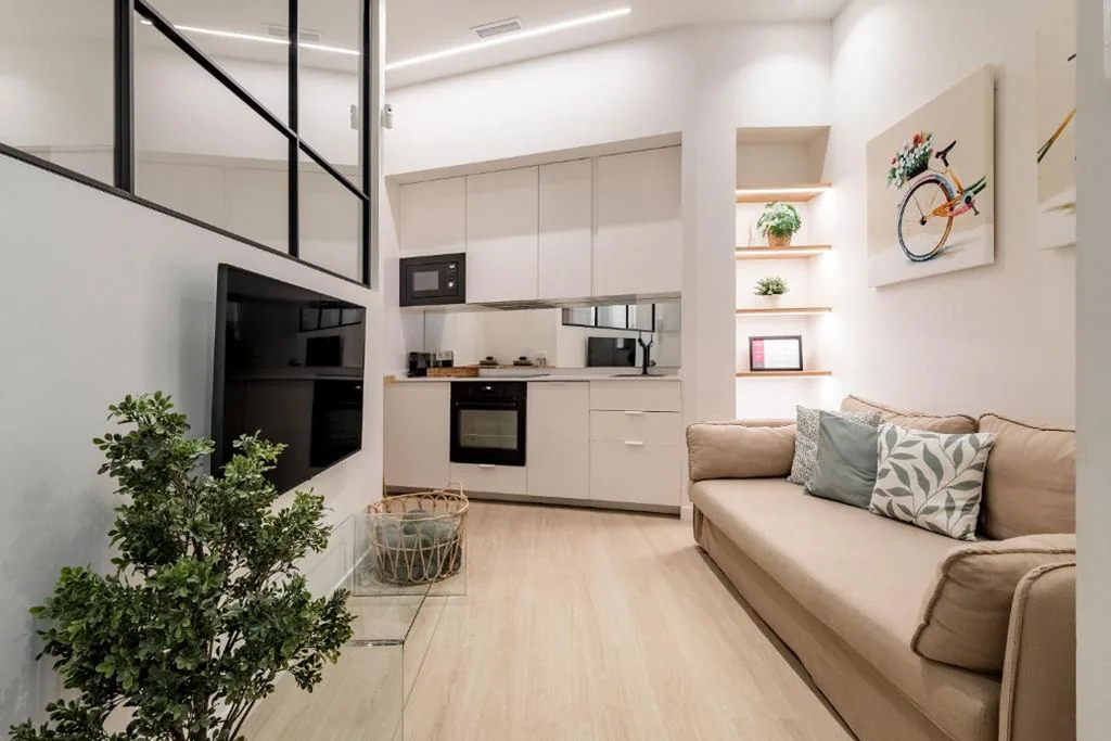 Studio — Charming Almudena