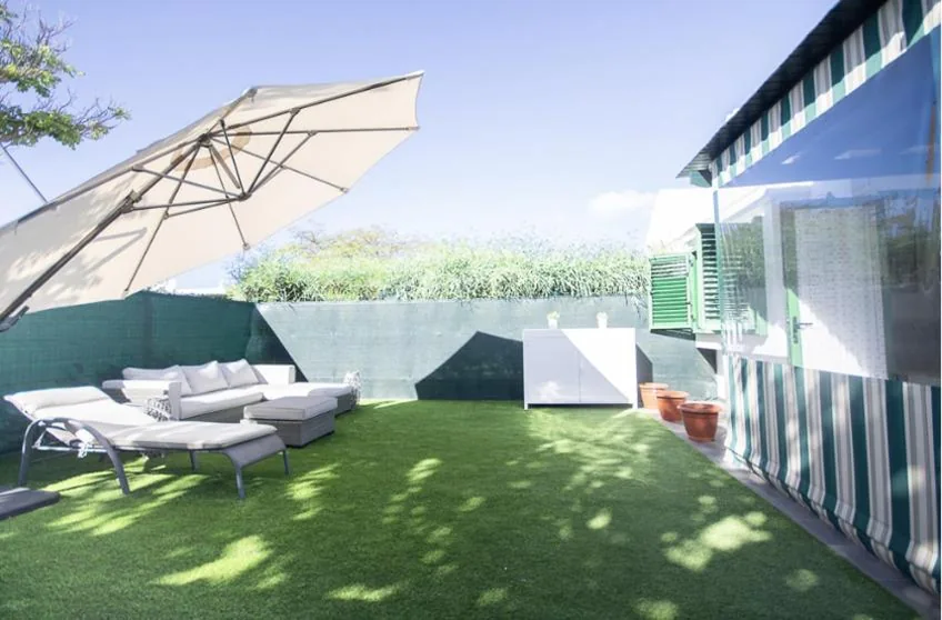 Casa con 1 dormitorio — Charming bungalow with private garden