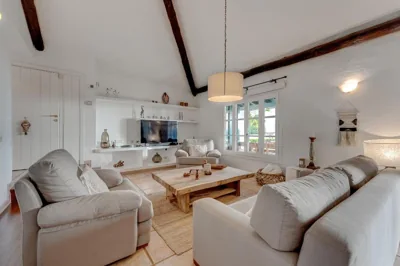 Charming Villa with Private and Heated Pool by Olax Rentals — foto 10