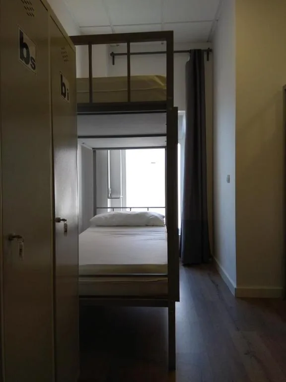 Habitación Compartida Mixta de 6 camas — Check In León