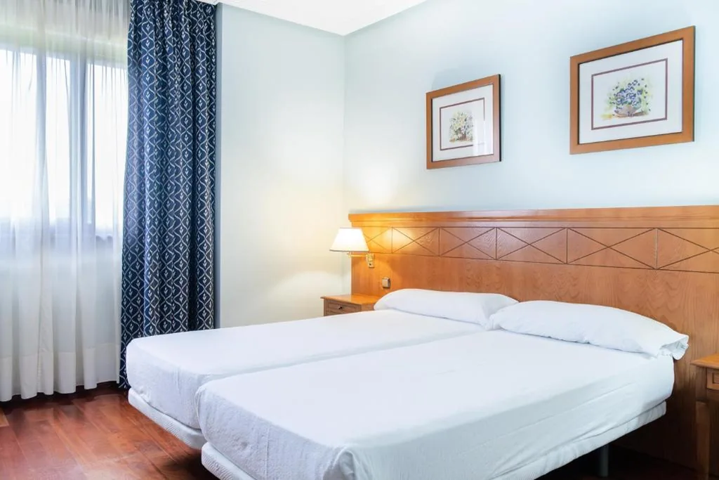 Quarto Duplo Standard - 1 ou 2 camas — Checkin Basic León Norte