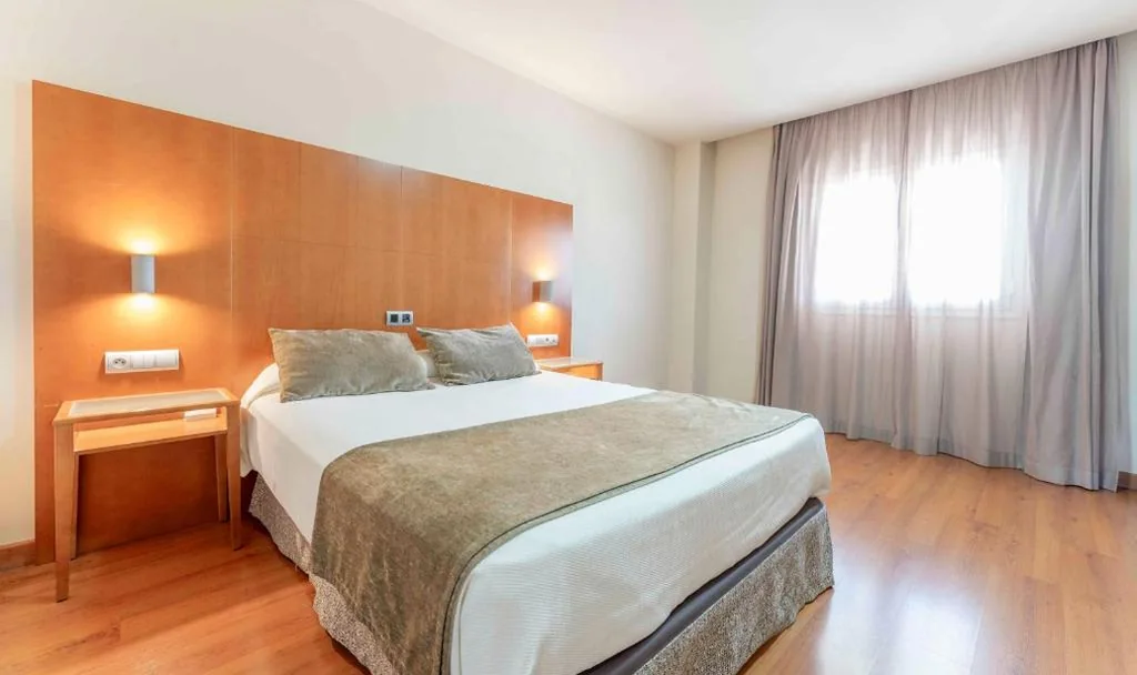 Doppelzimmer zur Einzelnutzung — Checkin Camino de Granada