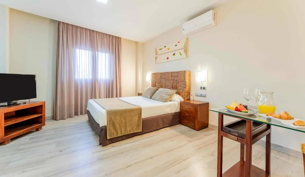Junior Suite — Checkin Camino de Granada