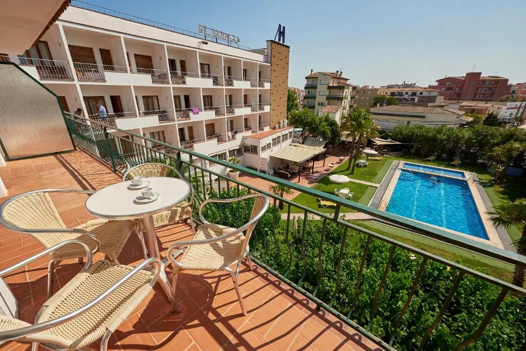 Appartamento con vista sulla piscina — Checkin Flamingo