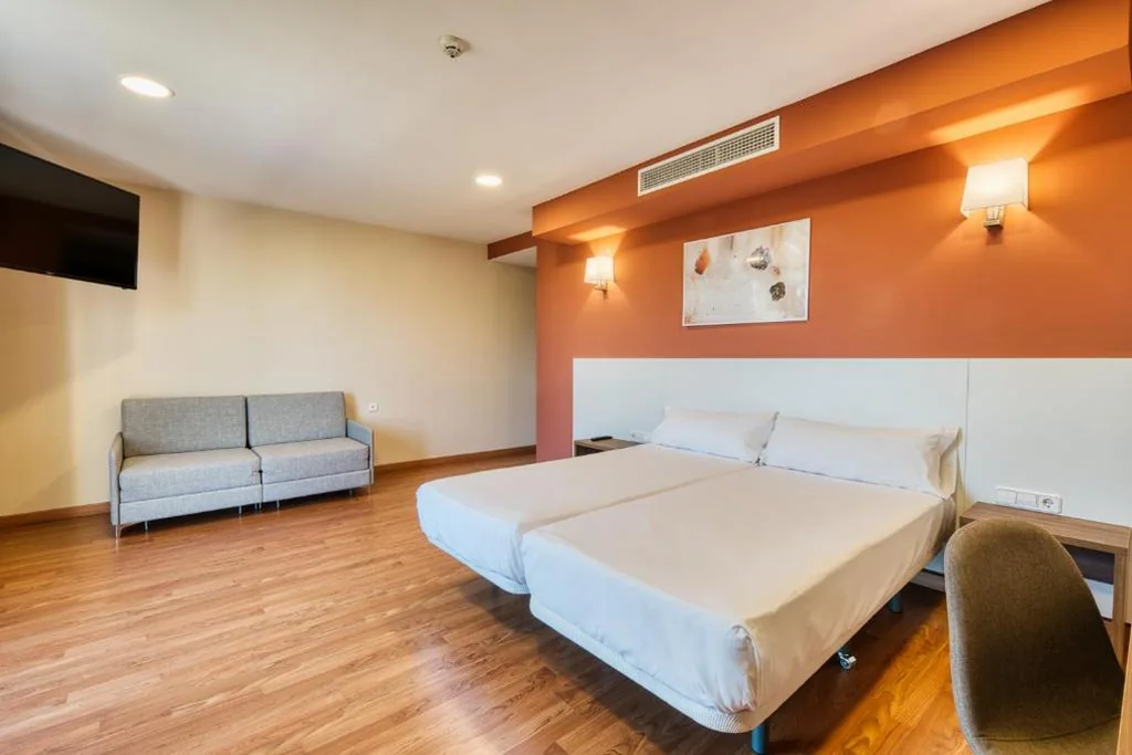 Chambre Triple Supérieure — Checkin Madrid Móstoles