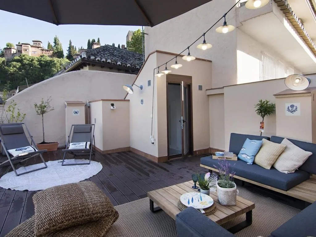 Casa con 2 camere da letto — ChezmoiHomes Alhambra Boutique Terrace