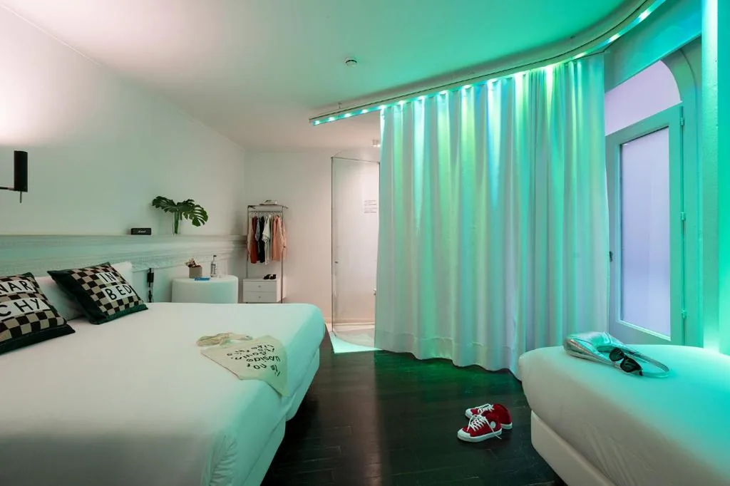 Dreibettzimmer — chic&basic Born Boutique Hotel