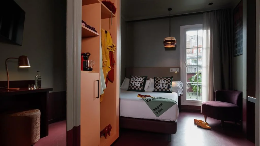Habitación Doble con terraza — chic&basic Reding