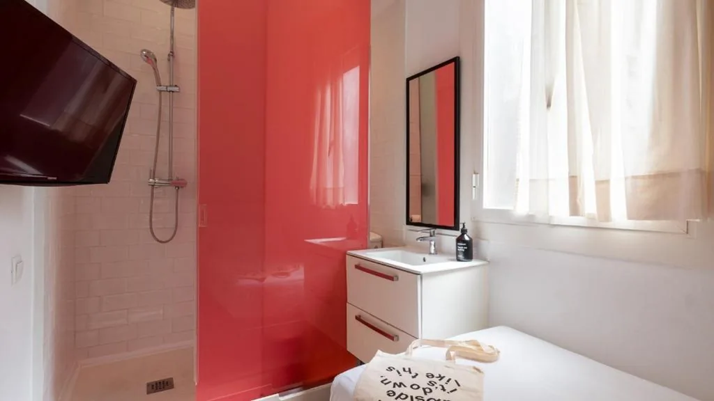Habitación Individual — chic&basic Tallers Hostal