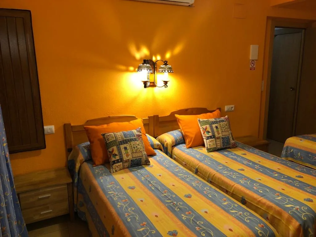 Double Orange Room — Chiki