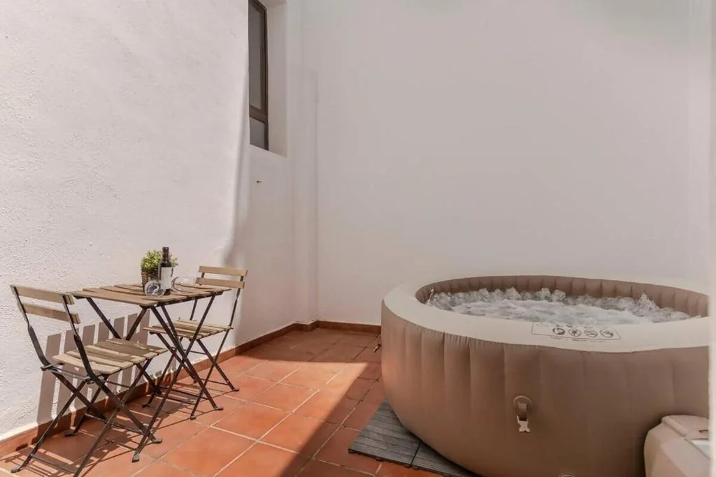 Doppelzimmer mit externem eigenem Bad — ChillOut 33 Rooms