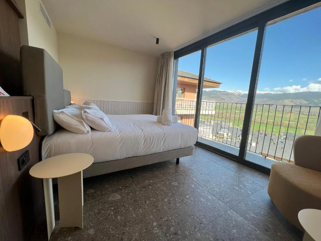 Habitación Doble con vistas a la montaña — CIM HOTEL BOUTIQUE