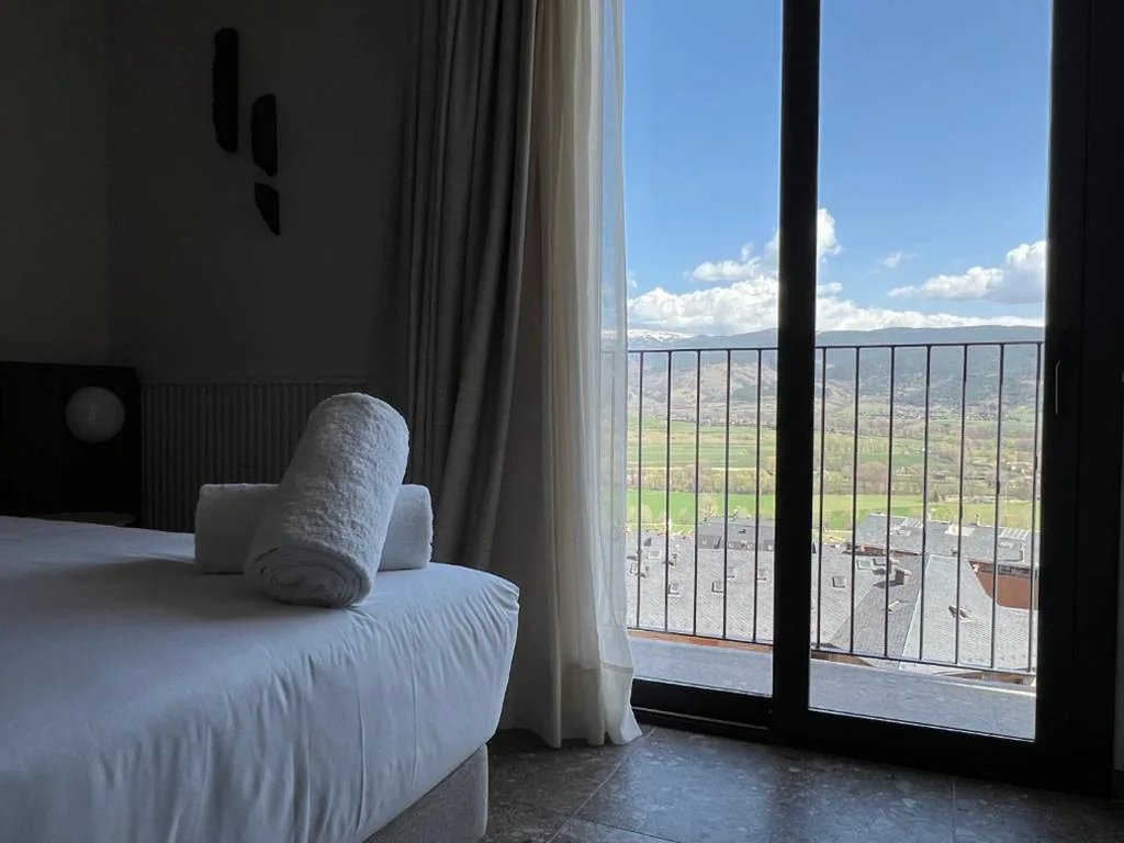 Habitación Doble con vistas a las montañas - 2 camas — CIM HOTEL BOUTIQUE