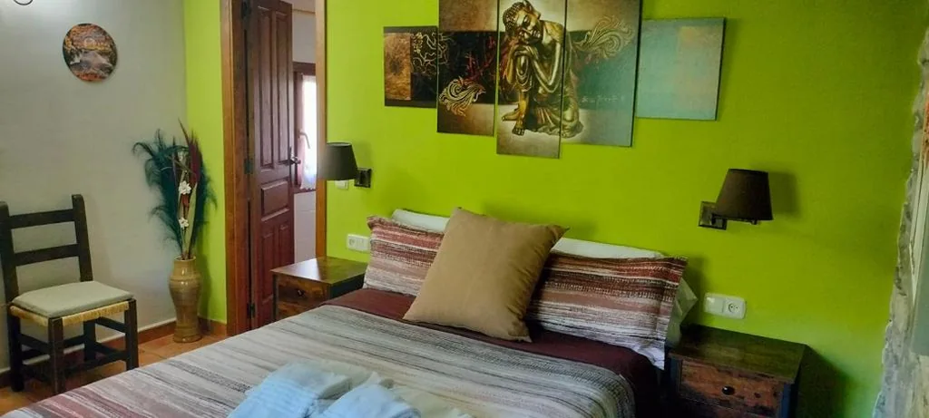 Doppelzimmer mit Bergblick — Cimas con historia