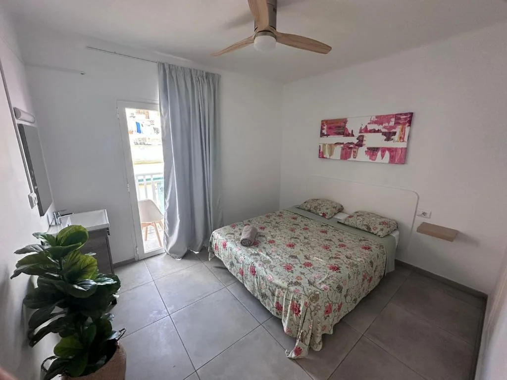 Camera doppia con balcone — Cisne By Nest Hostel