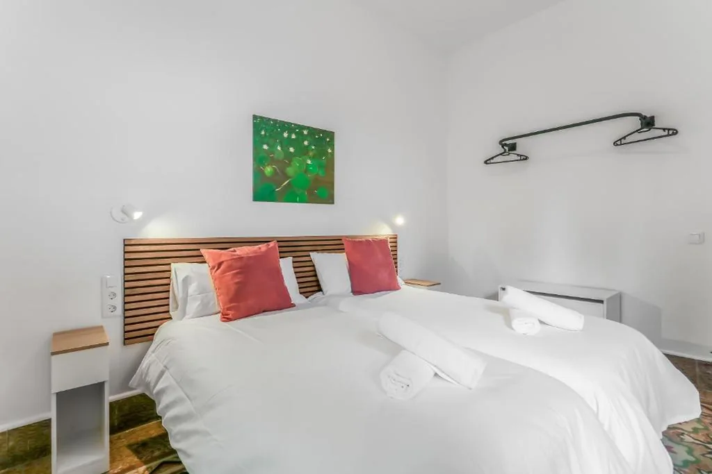 Quarto Duplo com casa de banho privativa - 1 ou 2 camas — City Garden Suites Nadami 1935