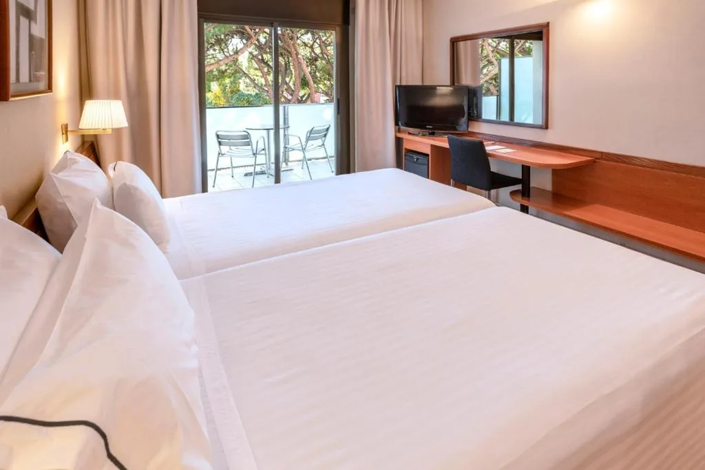 Doppelzimmer mit Terrasse - 1 oder 2 Betten — Ciudad de Castelldefels