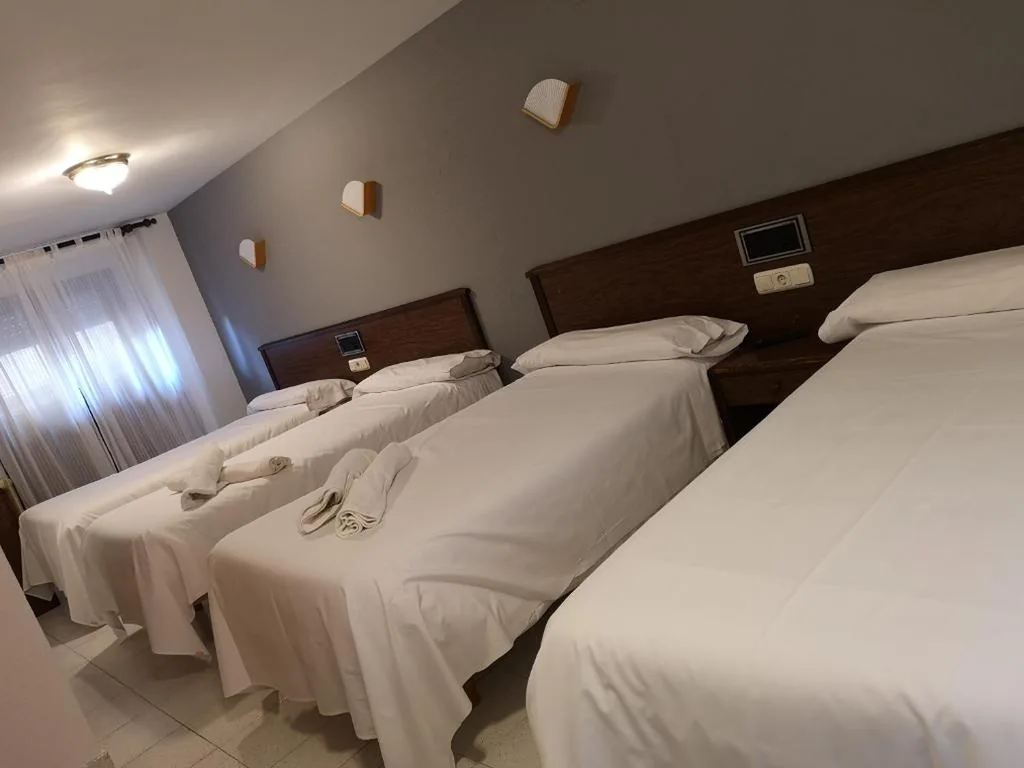 Habitación Cuádruple Clásica — Ciudad de Jaca