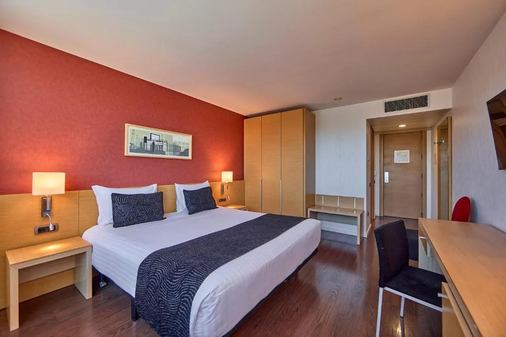 Quarto Duplo com estacionamento gratuito - 1 ou 2 camas — Civis Luz Castellón 4*S