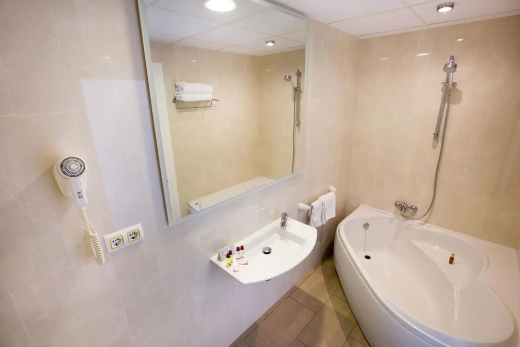 Chambre double avec baignoire à remous — Cleopatra Spa Hotel