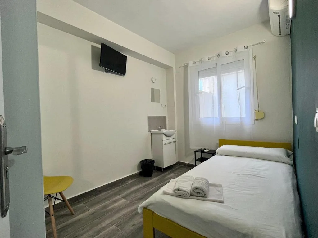 Click & Room