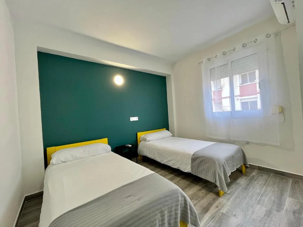 Doppelzimmer mit 2 Betten — Click & Room