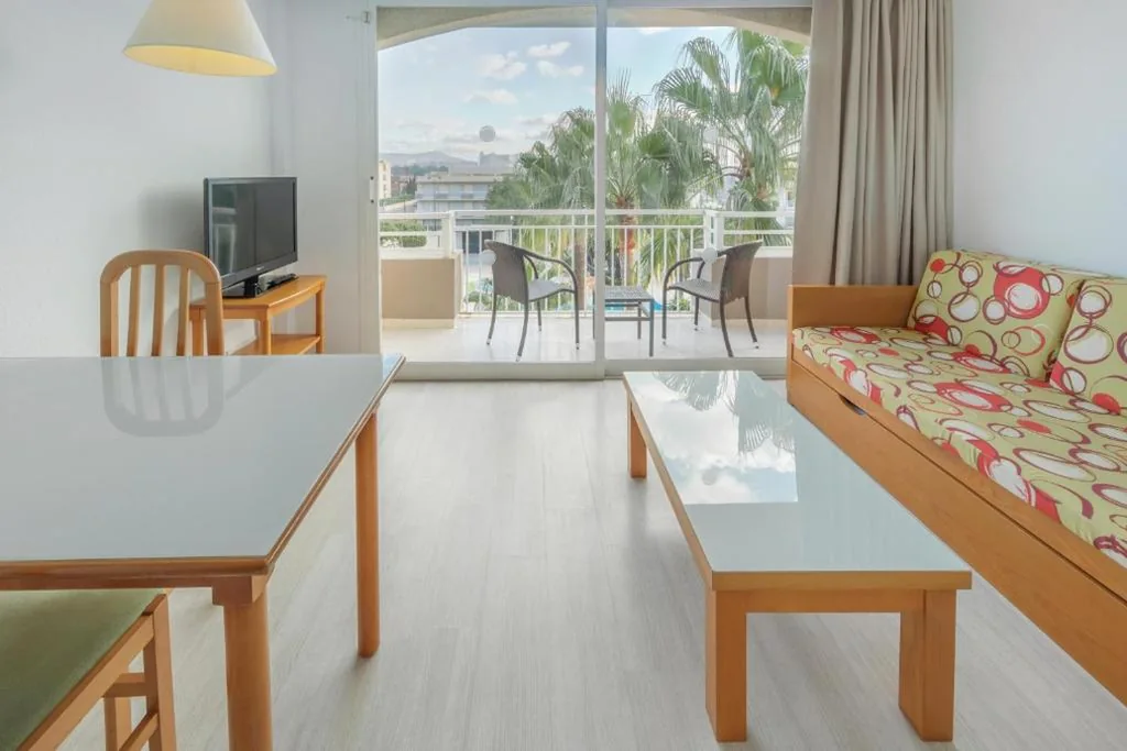 One-Bedroom Apartment (2 Adults + 2 Children) — Club Simó