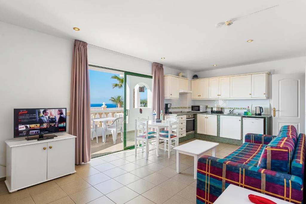Atlantic One-Bedroom Apartment with Balcony and Partial Sea View — Club Tarahal