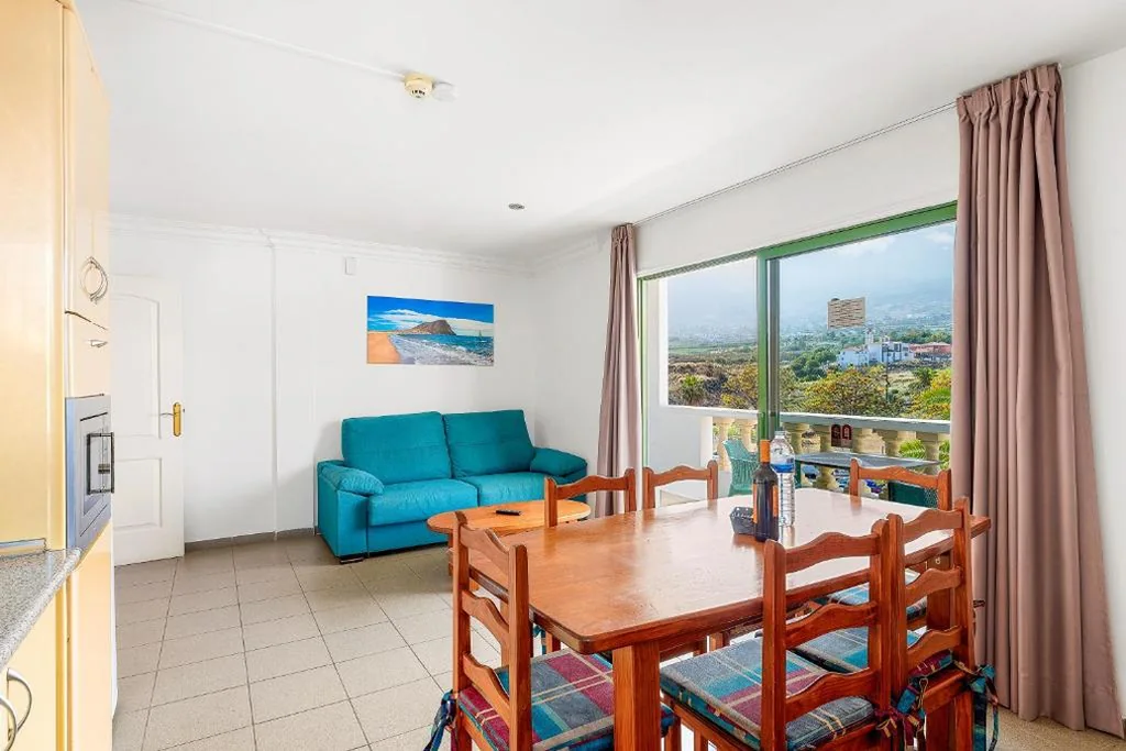 Family Teide Two-Bedroom Apartment with Teide View and Sunny Balcony — Club Tarahal