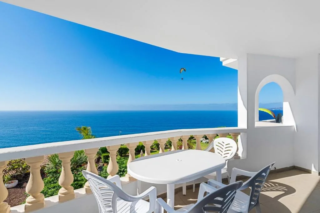 Superior Atlantic Two-Bedroom Apartment with Balcony and Sea View — Club Tarahal