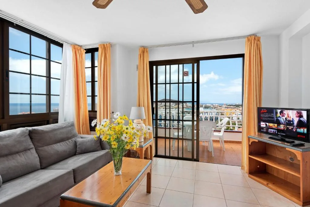 Duplex with Sea View and Solarium — Club Tenerife Apartments