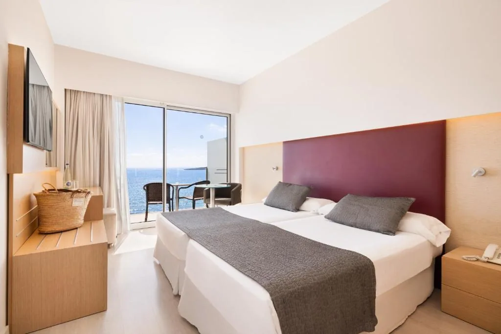 Doppelzimmer mit Meerblick — CM Playa del Moro