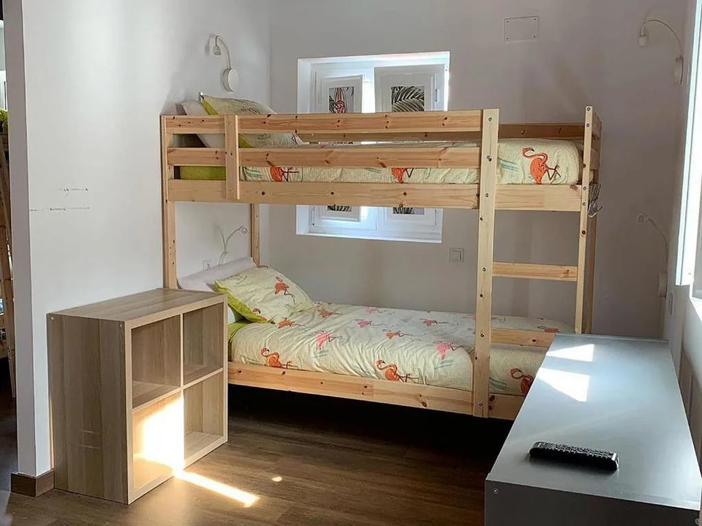 Posto letto in dormitorio da 6 letti — COCOS SURFHOUSE