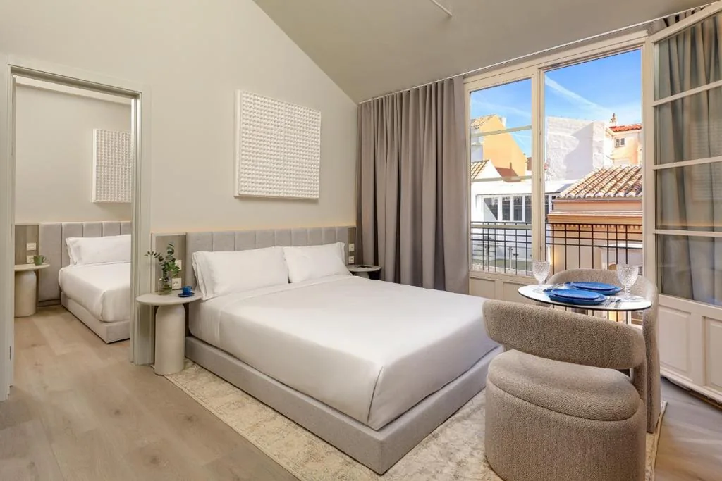 Apartamento deluxe con 2 dormitorios y vistas a la ciudad — Coeo Frailes Design Apartments