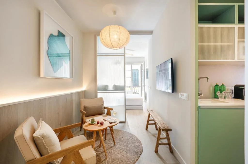 Estudio Superior con vistas a la ciudad — Coeo Frailes Design Apartments