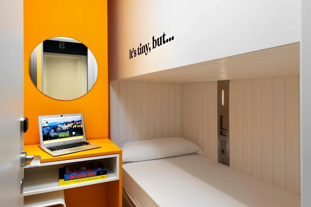 Cápsula Individual inferior — Coeo Pod Hostel Beatas